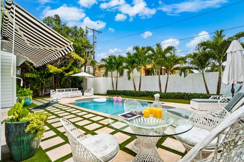 We enjoy our breakfast out by the pool often.