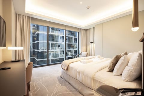 Wake up to natural light and city vibes