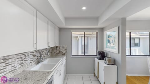 Microwave, stove, dishwasher, fridge, icemaker, coffee machines