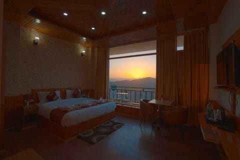 Premium Double or Twin Room, Mountain View | Individually decorated, individually furnished, desk, free WiFi