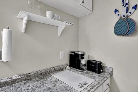 well-equipped kitchenette