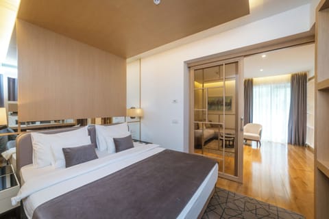 Junior Suite | Premium bedding, minibar, desk, soundproofing