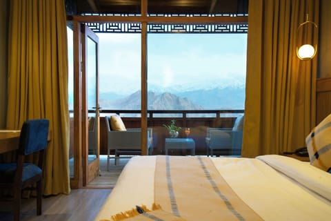 Rabsal Luxury Room | Laptop workspace, soundproofing, iron/ironing board (on request)