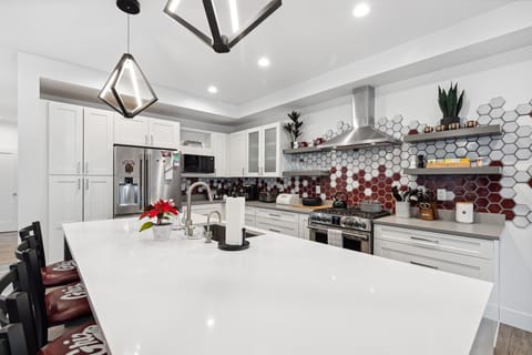 Kitchen ( Main Floor)