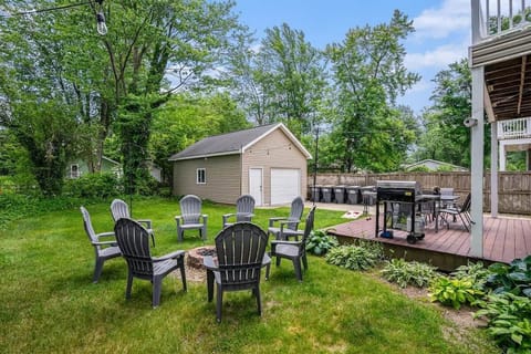 Embrace Summer Nights with Hounds on Hazel`s Picturesque Outdoor Space