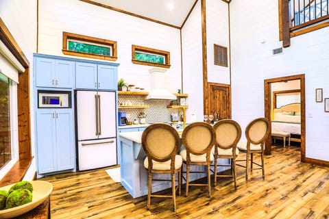 The most adorable blue and white kitchen