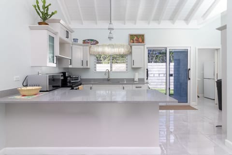 Apartment, 3 Bedrooms | Private kitchen