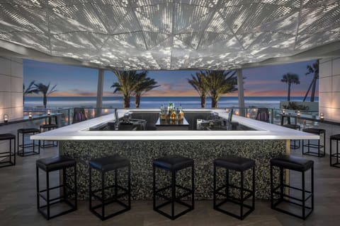 Breakfast and dinner served, seafood