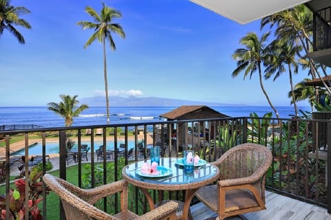 Dine al fresco in paradise!