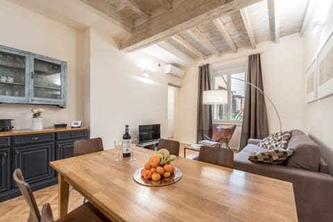 Deluxe Apartment | Living area