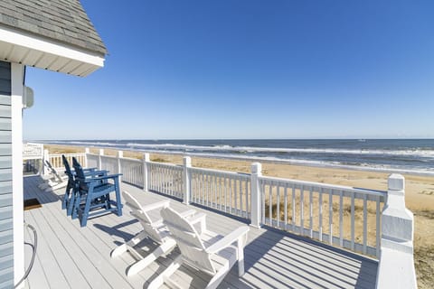 Top Level Oceanfront Deck