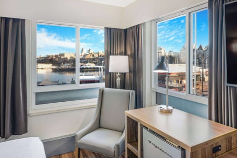 Standard Room, 1 King Bed, Harbor View | In-room safe, desk, laptop workspace, blackout drapes