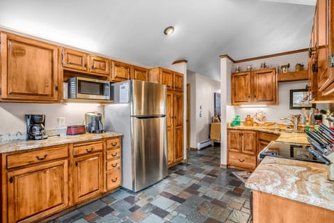 Beautiful spacious kitchen, equipped with full size appliances.