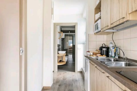 Basic Double Room | Private kitchen | Fridge, microwave, stovetop, espresso maker