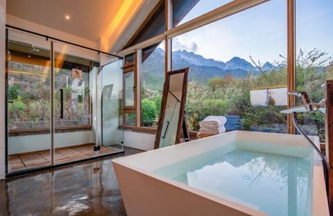 Superior Loft | Bathroom | Combined shower/tub, hair dryer, bathrobes, slippers