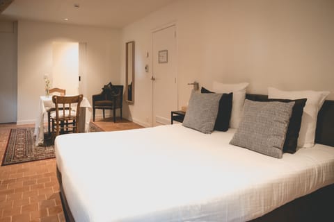 Deluxe Double Room | Free WiFi, bed sheets