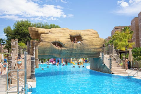 Seasonal outdoor pool, sun loungers, lifeguards on site
