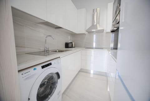 Electric kettle, highchair