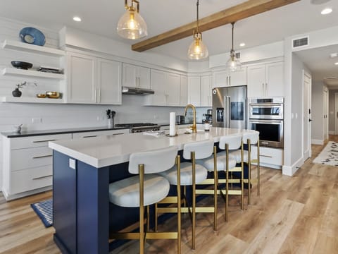 Penthouse 325 - Fully Furnished Kitchen