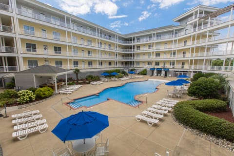 Dunes Pool Deck