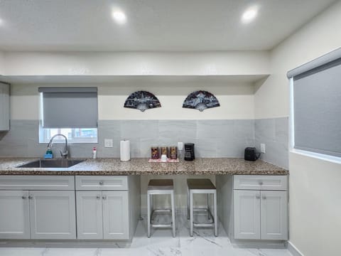 Fully Loaded Kitchen! bar