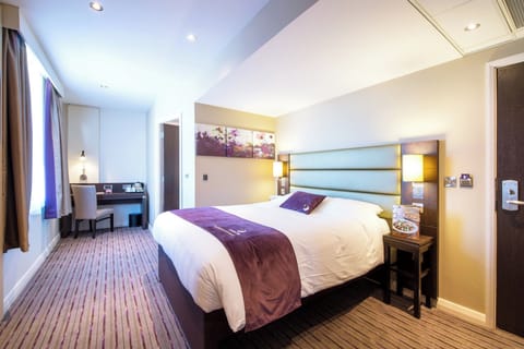 In-room safe, soundproofing, WiFi