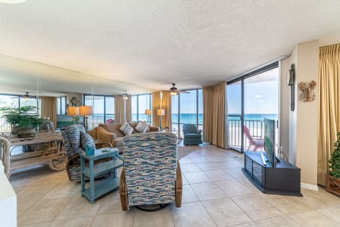 Welcome to "Beach Bungalow Bliss" Windward 208
This condo allows the perfect opportunity to enjoy magnificent views of the beach

Wow! Look at that view!