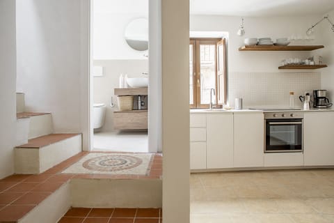 Comfort Apartment | Private kitchen | Fridge, oven, stovetop, dishwasher
