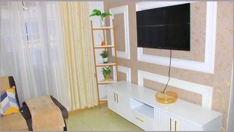 Apartment | Living area | TV