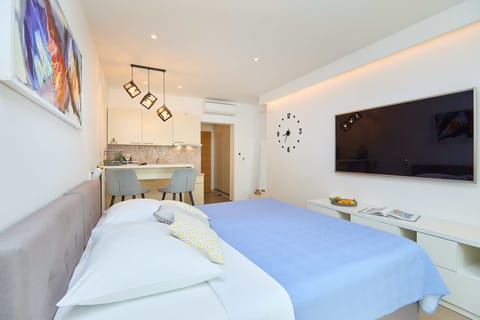 Apartment (0 Bedroom) | Iron/ironing board, free WiFi, bed sheets