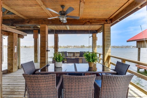 Oscar Vacation Rental | 3BR | 2BA | Steps Required | 1,600 Sq Ft
