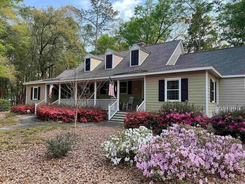 Front exterior of the cottage.

