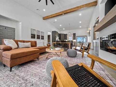 Living to Dining to Kitchen