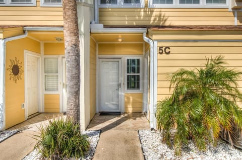 House, Multiple Beds (5C, Sippin’ by the Shore) | Exterior
