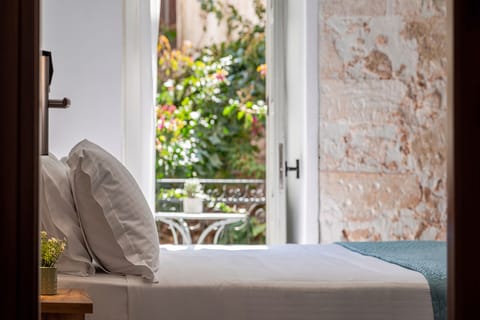 Gallery Double Room, City View | Premium bedding, down comforters, individually decorated