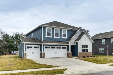 Avon Vacation Rental | 5BR | 3BA | 2,800 Sq Ft | 2 Steps Required