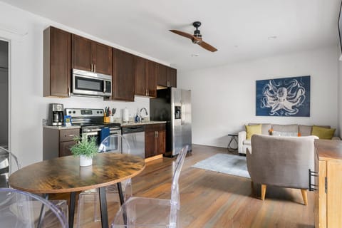 In the Heart of King Street! | Drayton Suite
