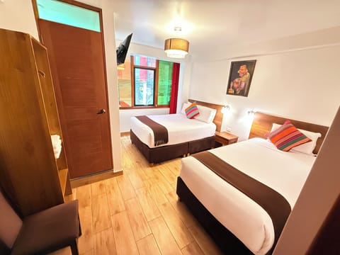 Family Triple Room | Desk, WiFi (free)