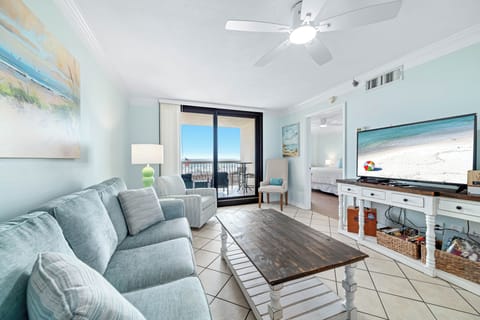 Welcome to Harbour Place 112!