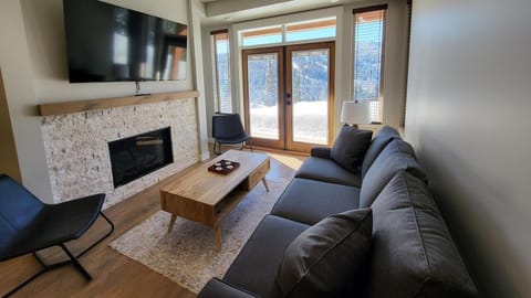 Townhome, 2 Bedrooms | Living area