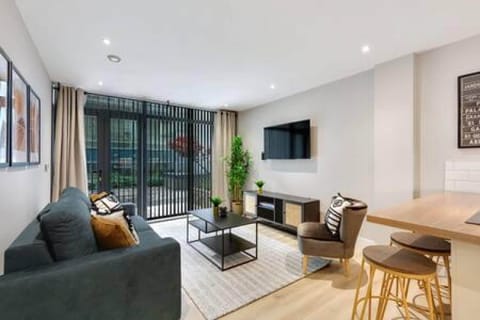 House | 2 bedrooms, iron/ironing board, Internet