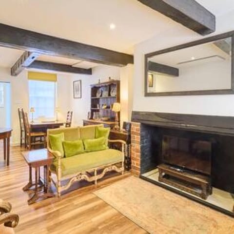 House | 2 bedrooms, iron/ironing board