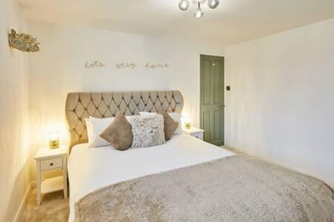 House | 1 bedroom, iron/ironing board