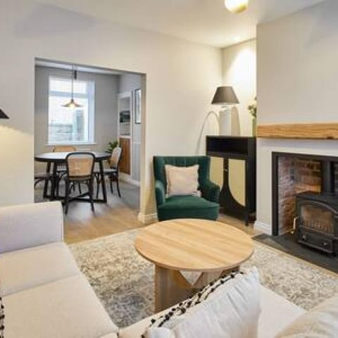 House | 2 bedrooms, iron/ironing board