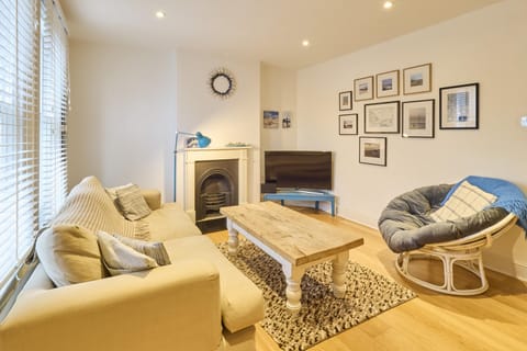 House | 2 bedrooms, iron/ironing board
