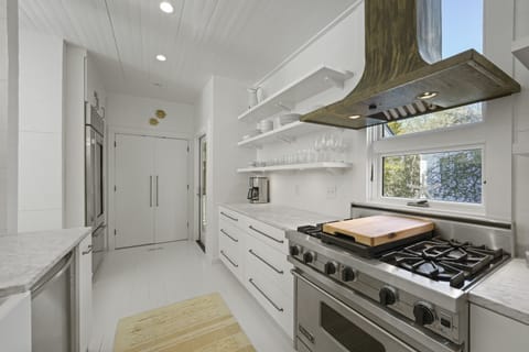 SIX BURNER GAS STOVE