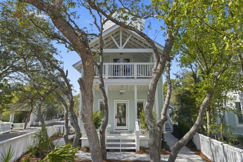 WELCOME TO YOU, ME AND THE SEA IN SEASIDE, FL.