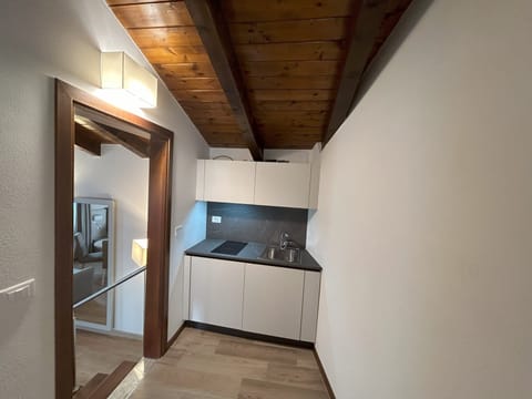 Family Studio, 1 Bedroom, Kitchenette, Tower | Private kitchenette