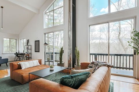 [Second Floor] Our favorite things to do in the Great Room are read, play a game, or just enjoy conversation among friends.