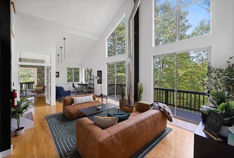  Read, play games, or just talk with everyone in this bright space.